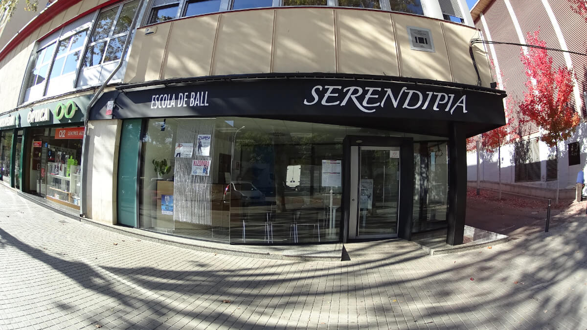 Fachada exterior de la Escuela Serendipia