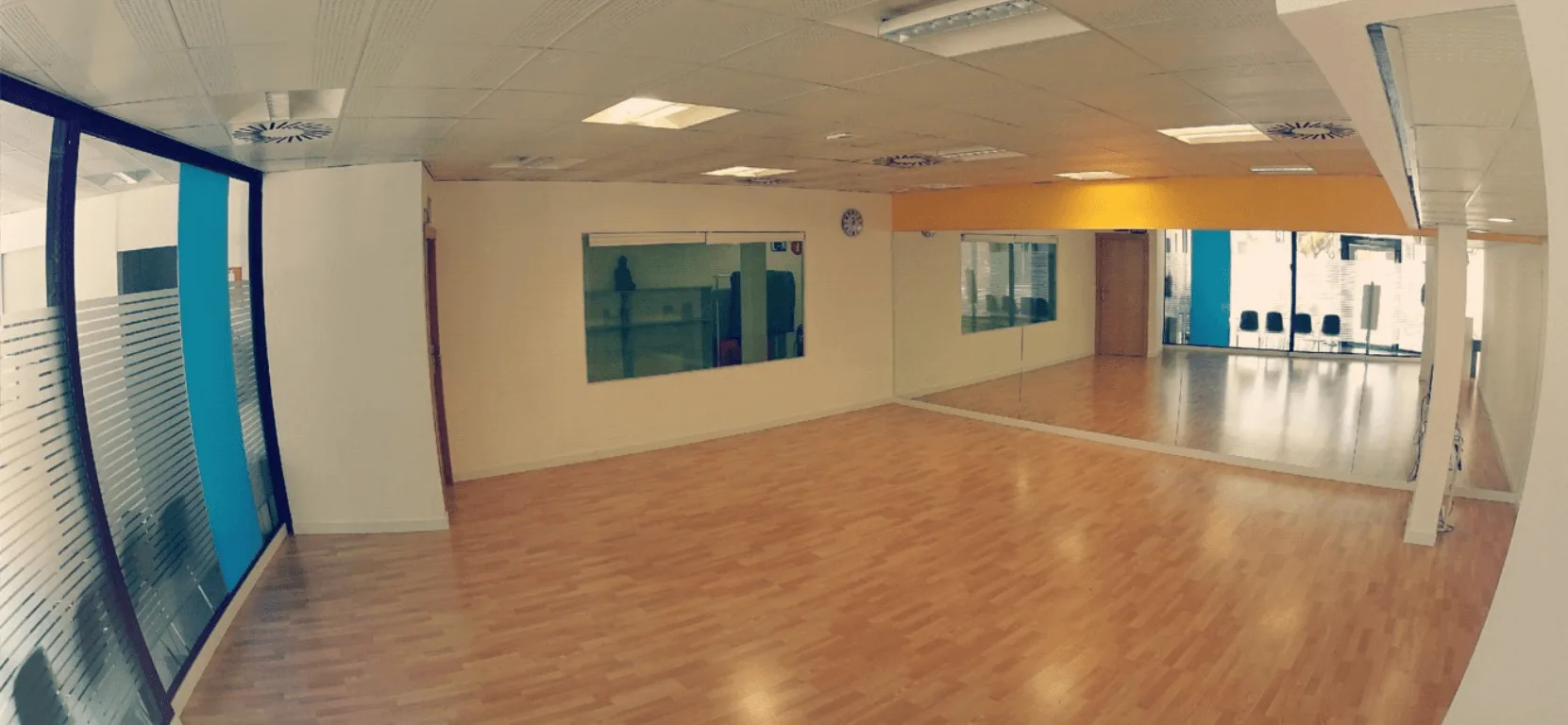 sala amarilla escuela de baile serendipia